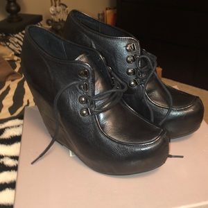 Bakers black leather wedges BRAND NEW